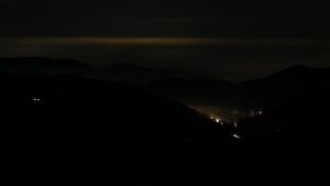 Dieses Bild zeigt eine Webcam-Aufnahme vom Achertal, aufgenommen am Samstag, den 24.01.2026 um 21:30 Uhr. Die Temperatur betrug 2.1°C.