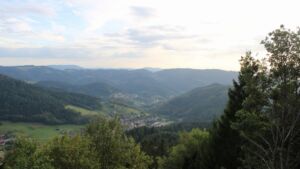 Dieses Bild zeigt eine Webcam-Aufnahme vom Achertal, aufgenommen am Mittwoch, den 16.09.2026 um 18:20 Uhr. Die Temperatur betrug 16.8°C.