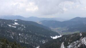 Dieses Bild zeigt eine Webcam-Aufnahme vom Achertal, aufgenommen am Mittwoch, den 01.04.2026 um 12:40 Uhr. Die Temperatur betrug 1.7°C.