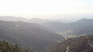 Dieses Bild zeigt eine Webcam-Aufnahme vom Achertal, aufgenommen am Dienstag, den 07.04.2026 um 18:40 Uhr. Die Temperatur betrug 14.7°C.