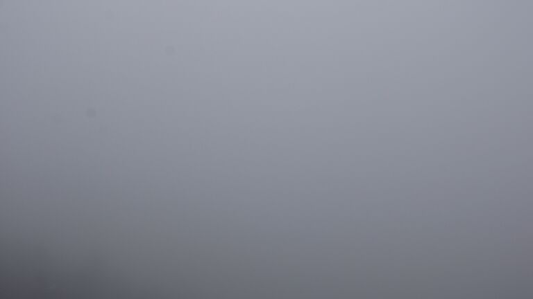 Dieses Bild zeigt eine Webcam-Aufnahme vom Achertal, aufgenommen am Freitag, den 28.11.2025 um 13:30 Uhr. Die Temperatur betrug 3.1°C.