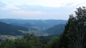 Dieses Bild zeigt eine Webcam-Aufnahme vom Achertal, aufgenommen am Sonntag, den 16.08.2026 um 20:30 Uhr. Die Temperatur betrug 24.1°C.