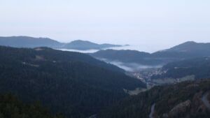 Dieses Bild zeigt eine Webcam-Aufnahme vom Achertal, aufgenommen am Samstag, den 13.12.2025 um 07:40 Uhr. Die Temperatur betrug 6.6°C.