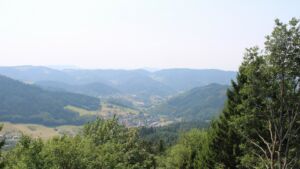 Dieses Bild zeigt eine Webcam-Aufnahme vom Achertal, aufgenommen am Donnerstag, den 30.07.2026 um 13:40 Uhr. Die Temperatur betrug 35.1°C.