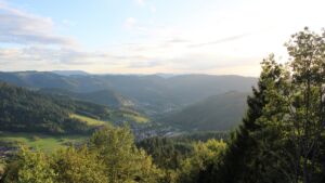 Dieses Bild zeigt eine Webcam-Aufnahme vom Achertal, aufgenommen am Freitag, den 18.09.2026 um 18:40 Uhr. Die Temperatur betrug 16.7°C.