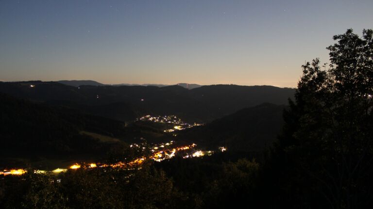 Dieses Bild zeigt eine Webcam-Aufnahme vom Achertal, aufgenommen am Samstag, den 26.09.2026 um 06:10 Uhr. Die Temperatur betrug 16°C.