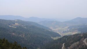 Dieses Bild zeigt eine Webcam-Aufnahme vom Achertal, aufgenommen am Montag, den 23.03.2026 um 10:10 Uhr. Die Temperatur betrug 7°C.