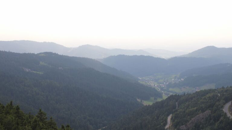 Dieses Bild zeigt eine Webcam-Aufnahme vom Achertal, aufgenommen am Samstag, den 16.08.2025 um 18:40 Uhr. Die Temperatur betrug 19.4°C.