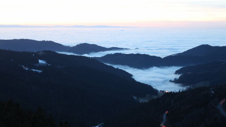 Dieses Bild zeigt eine Webcam-Aufnahme vom Achertal, aufgenommen am Mittwoch, den 21.01.2026 um 17:40 Uhr. Die Temperatur betrug 3.9°C.