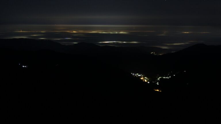 Dieses Bild zeigt eine Webcam-Aufnahme vom Achertal, aufgenommen am Montag, den 29.09.2025 um 04:00 Uhr. Die Temperatur betrug 10.3°C.