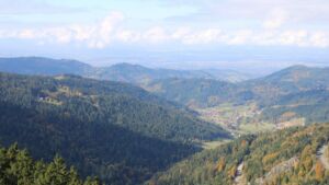 Dieses Bild zeigt eine Webcam-Aufnahme vom Achertal, aufgenommen am Dienstag, den 14.10.2025 um 12:10 Uhr. Die Temperatur betrug 10.8°C.