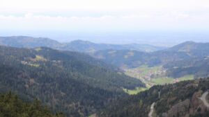 Dieses Bild zeigt eine Webcam-Aufnahme vom Achertal, aufgenommen am Donnerstag, den 16.04.2026 um 14:20 Uhr. Die Temperatur betrug 12°C.