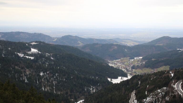 Dieses Bild zeigt eine Webcam-Aufnahme vom Achertal, aufgenommen am Mittwoch, den 14.01.2026 um 11:10 Uhr. Die Temperatur betrug 4.9°C.