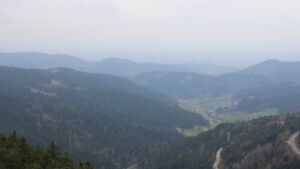 Dieses Bild zeigt eine Webcam-Aufnahme vom Achertal, aufgenommen am Freitag, den 10.04.2026 um 16:30 Uhr. Die Temperatur betrug 6.8°C.