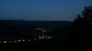 Dieses Bild zeigt eine Webcam-Aufnahme vom Achertal, aufgenommen am Montag, den 20.07.2026 um 04:40 Uhr. Die Temperatur betrug 13.1°C.