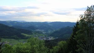 Dieses Bild zeigt eine Webcam-Aufnahme vom Achertal, aufgenommen am Samstag, den 16.05.2026 um 19:50 Uhr. Die Temperatur betrug 8.4°C.