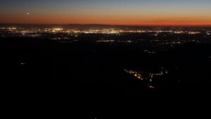 Dieses Bild zeigt eine Webcam-Aufnahme vom Achertal, aufgenommen am Mittwoch, den 08.04.2026 um 21:20 Uhr. Die Temperatur betrug 10.9°C.