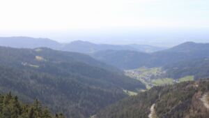 Dieses Bild zeigt eine Webcam-Aufnahme vom Achertal, aufgenommen am Montag, den 06.04.2026 um 17:00 Uhr. Die Temperatur betrug 11.7°C.