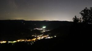 Dieses Bild zeigt eine Webcam-Aufnahme vom Achertal, aufgenommen am Freitag, den 04.09.2026 um 22:00 Uhr. Die Temperatur betrug 22.3°C.