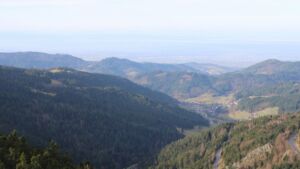 Dieses Bild zeigt eine Webcam-Aufnahme vom Achertal, aufgenommen am Donnerstag, den 18.12.2025 um 11:00 Uhr. Die Temperatur betrug 7.2°C.