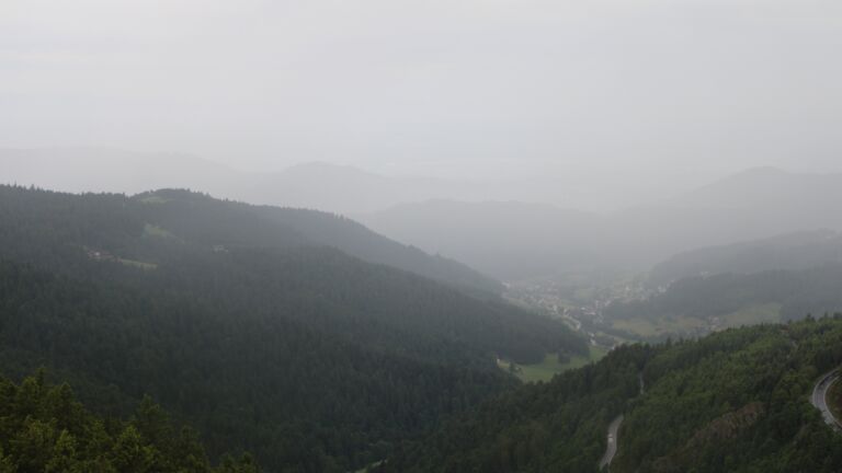 Dieses Bild zeigt eine Webcam-Aufnahme vom Achertal, aufgenommen am Mittwoch, den 04.06.2025 um 06:50 Uhr. Die Temperatur betrug 12.8°C.