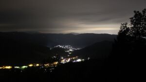 Dieses Bild zeigt eine Webcam-Aufnahme vom Achertal, aufgenommen am Samstag, den 17.10.2026 um 05:00 Uhr. Die Temperatur betrug 11.7°C.