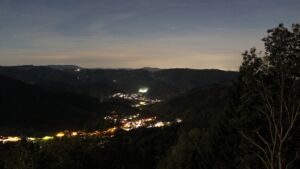 Dieses Bild zeigt eine Webcam-Aufnahme vom Achertal, aufgenommen am Donnerstag, den 24.09.2026 um 20:40 Uhr. Die Temperatur betrug 12.9°C.