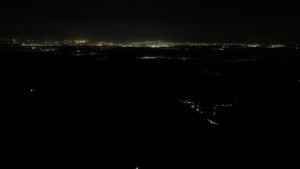 Dieses Bild zeigt eine Webcam-Aufnahme vom Achertal, aufgenommen am Sonntag, den 08.02.2026 um 00:30 Uhr. Die Temperatur betrug 2.8°C.