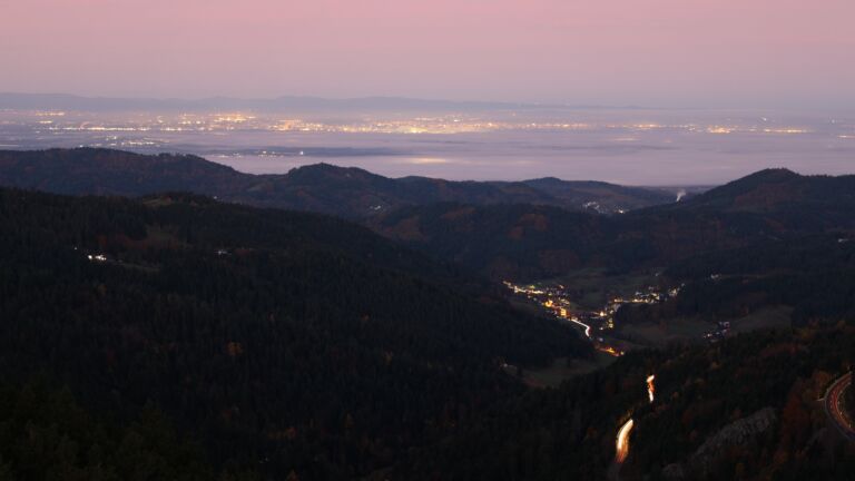 Dieses Bild zeigt eine Webcam-Aufnahme vom Achertal, aufgenommen am Freitag, den 31.10.2025 um 06:30 Uhr. Die Temperatur betrug 9.1°C.