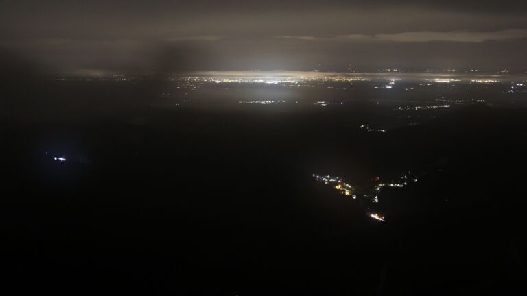 Dieses Bild zeigt eine Webcam-Aufnahme vom Achertal, aufgenommen am Sonntag, den 02.11.2025 um 05:20 Uhr. Die Temperatur betrug 5.9°C.