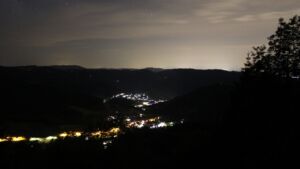 Dieses Bild zeigt eine Webcam-Aufnahme vom Achertal, aufgenommen am Dienstag, den 16.06.2026 um 02:50 Uhr. Die Temperatur betrug 16.2°C.