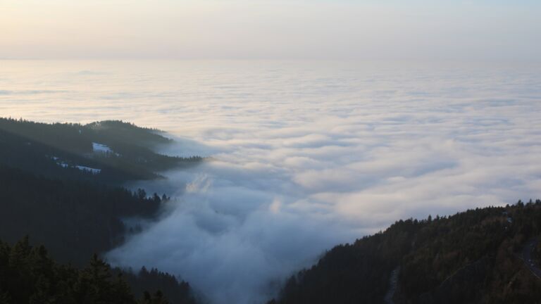 Dieses Bild zeigt eine Webcam-Aufnahme vom Achertal, aufgenommen am Sonntag, den 18.01.2026 um 16:20 Uhr. Die Temperatur betrug 4.9°C.