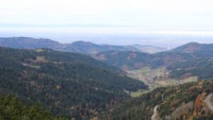 Dieses Bild zeigt eine Webcam-Aufnahme vom Achertal, aufgenommen am Freitag, den 31.10.2025 um 11:10 Uhr. Die Temperatur betrug 9.8°C.