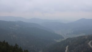 Dieses Bild zeigt eine Webcam-Aufnahme vom Achertal, aufgenommen am Dienstag, den 14.04.2026 um 17:00 Uhr. Die Temperatur betrug 4.2°C.