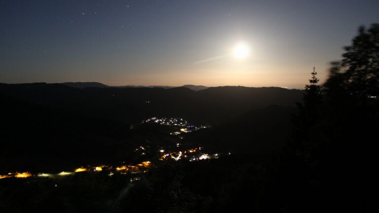 Dieses Bild zeigt eine Webcam-Aufnahme vom Achertal, aufgenommen am Freitag, den 29.05.2026 um 03:10 Uhr. Die Temperatur betrug 17.1°C.