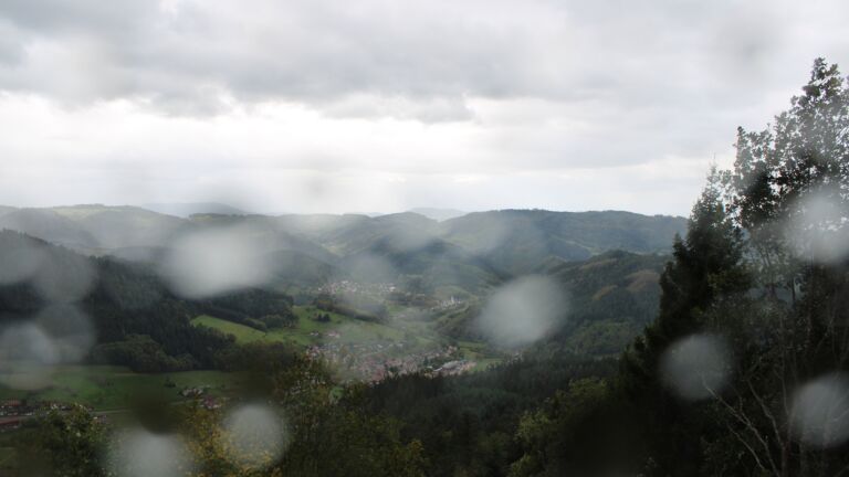 Dieses Bild zeigt eine Webcam-Aufnahme vom Achertal, aufgenommen am Freitag, den 23.10.2026 um 12:50 Uhr. Die Temperatur betrug 9.6°C.