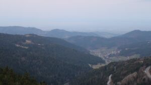 Dieses Bild zeigt eine Webcam-Aufnahme vom Achertal, aufgenommen am Samstag, den 28.02.2026 um 07:10 Uhr. Die Temperatur betrug 5.4°C.