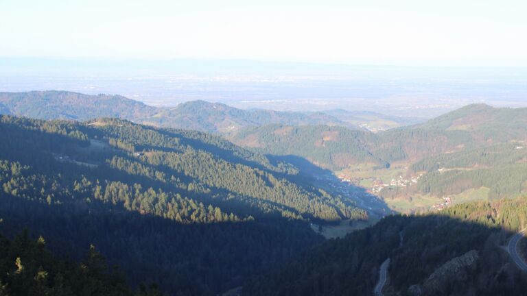 Dieses Bild zeigt eine Webcam-Aufnahme vom Achertal, aufgenommen am Montag, den 02.03.2026 um 08:20 Uhr. Die Temperatur betrug 5.6°C.