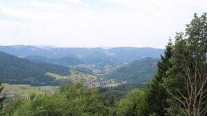 Dieses Bild zeigt eine Webcam-Aufnahme vom Achertal, aufgenommen am Mittwoch, den 15.07.2026 um 13:10 Uhr. Die Temperatur betrug 22.2°C.