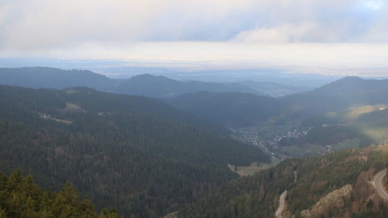 Dieses Bild zeigt eine Webcam-Aufnahme vom Achertal, aufgenommen am Sonntag, den 01.03.2026 um 08:10 Uhr. Die Temperatur betrug 3.2°C.