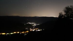 Dieses Bild zeigt eine Webcam-Aufnahme vom Achertal, aufgenommen am Dienstag, den 11.08.2026 um 01:30 Uhr. Die Temperatur betrug 22°C.