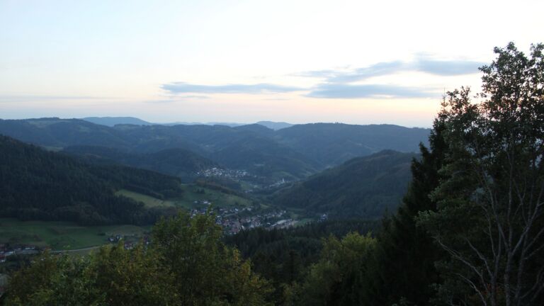 Dieses Bild zeigt eine Webcam-Aufnahme vom Achertal, aufgenommen am Freitag, den 02.10.2026 um 19:10 Uhr. Die Temperatur betrug 15.2°C.