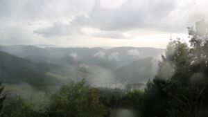 Dieses Bild zeigt eine Webcam-Aufnahme vom Achertal, aufgenommen am Freitag, den 28.08.2026 um 10:20 Uhr. Die Temperatur betrug 17.3°C.