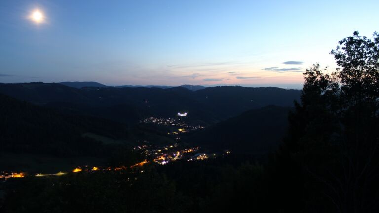 Dieses Bild zeigt eine Webcam-Aufnahme vom Achertal, aufgenommen am Freitag, den 18.09.2026 um 20:20 Uhr. Die Temperatur betrug 13°C.