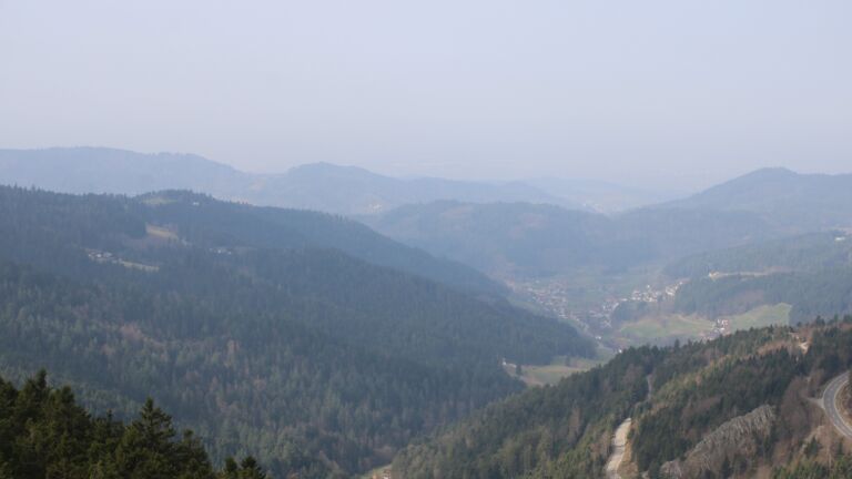 Dieses Bild zeigt eine Webcam-Aufnahme vom Achertal, aufgenommen am Montag, den 09.03.2026 um 10:50 Uhr. Die Temperatur betrug 10.4°C.