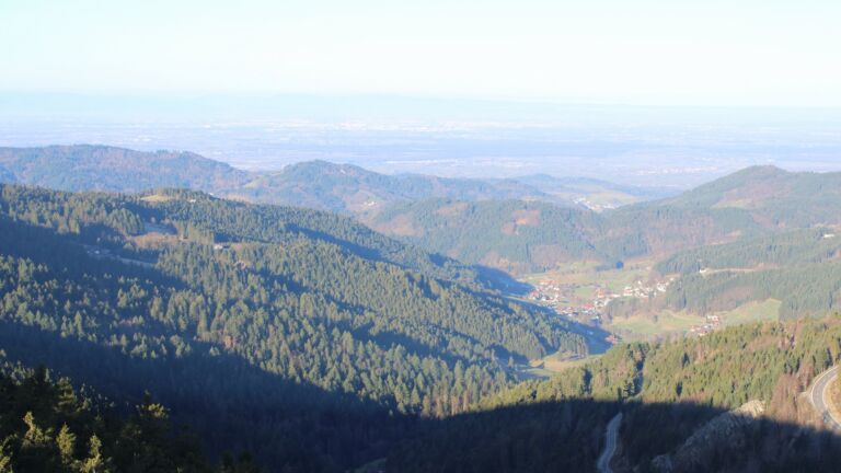 Dieses Bild zeigt eine Webcam-Aufnahme vom Achertal, aufgenommen am Montag, den 02.03.2026 um 08:40 Uhr. Die Temperatur betrug 6.7°C.