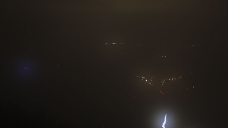 Dieses Bild zeigt eine Webcam-Aufnahme vom Achertal, aufgenommen am Montag, den 08.12.2025 um 18:30 Uhr. Die Temperatur betrug 7.9°C.