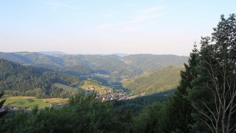 Dieses Bild zeigt eine Webcam-Aufnahme vom Achertal, aufgenommen am Samstag, den 27.06.2026 um 06:50 Uhr. Die Temperatur betrug 29.2°C.