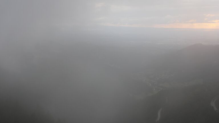 Dieses Bild zeigt eine Webcam-Aufnahme vom Achertal, aufgenommen am Freitag, den 06.06.2025 um 20:30 Uhr. Die Temperatur betrug 11.6°C.