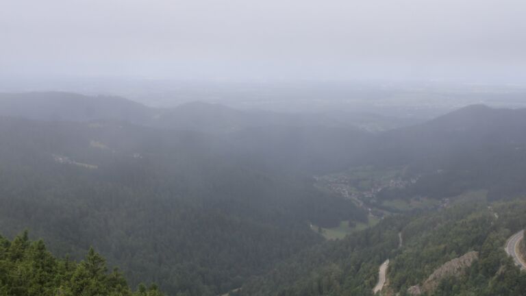 Dieses Bild zeigt eine Webcam-Aufnahme vom Achertal, aufgenommen am Sonntag, den 31.08.2025 um 10:30 Uhr. Die Temperatur betrug 13.1°C.
